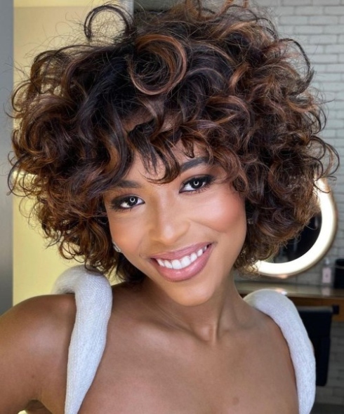 Niche Utama 2  Short Curly Hairstyles To Give Your Ringlets A Perfect Shape In